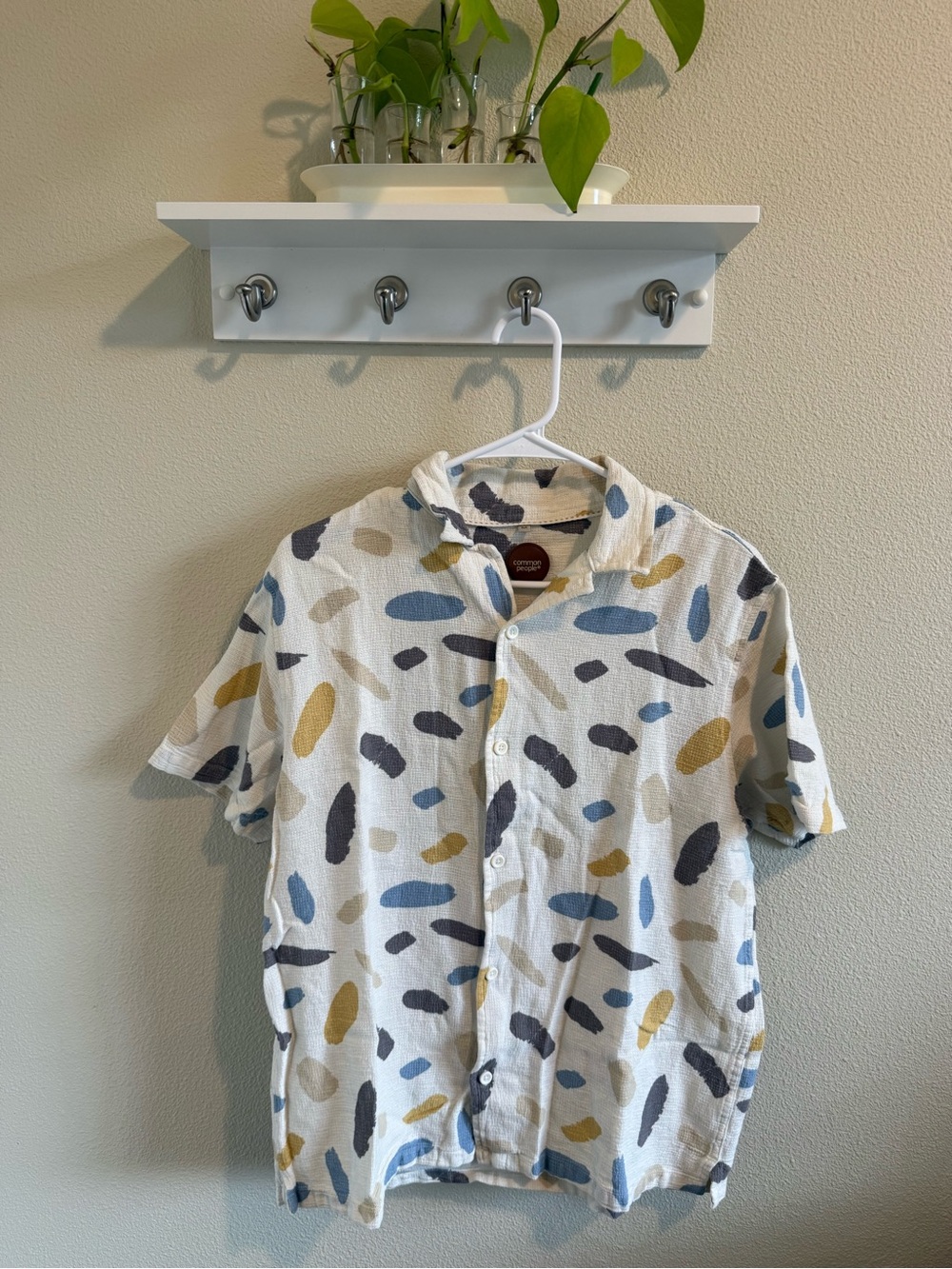 Casual Short-Sleeve Button-Down Shirt in Cream Multi-Spot by Unknown Brand